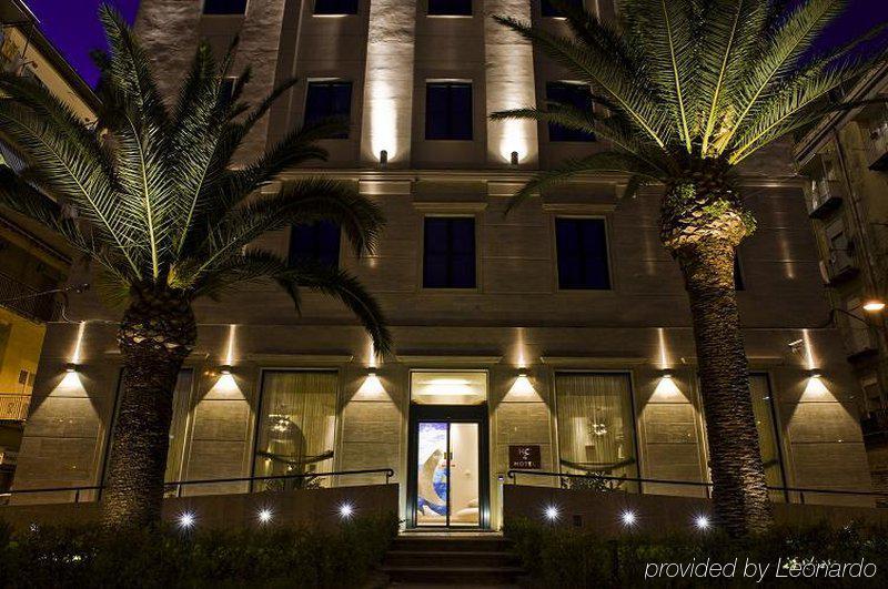 H2C Hotel Napoli Buitenkant foto